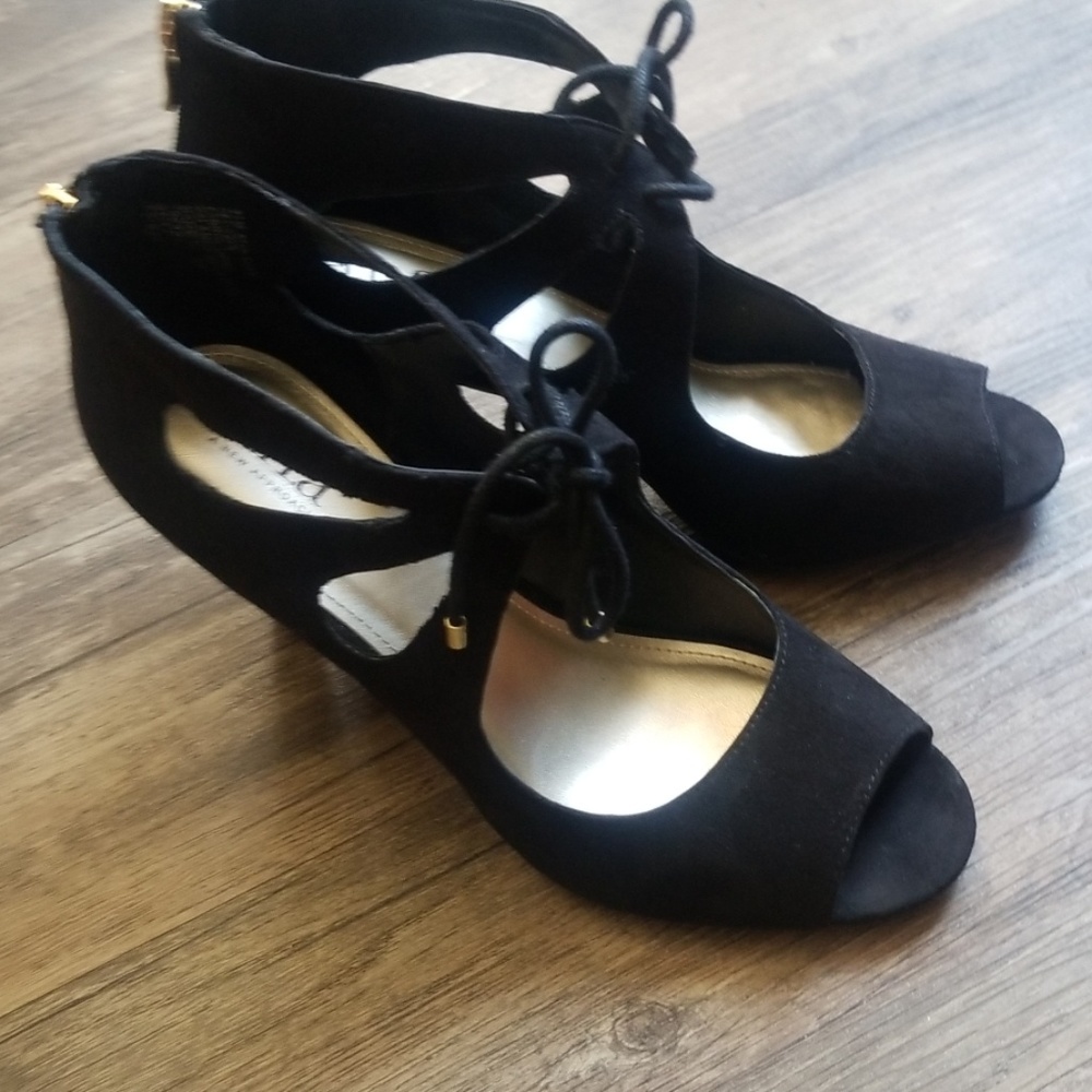Women's shoes